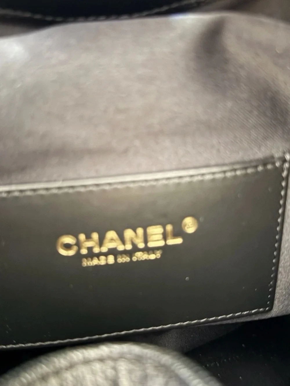 CHANEL Black Quilted Leather Drawstring Shoulder Bag with Gold Chain C25
